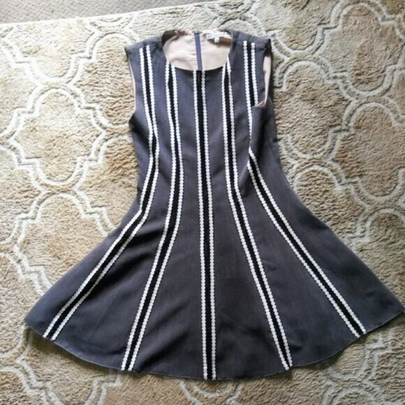 English Factory Rare dress - Picture 6 of 7